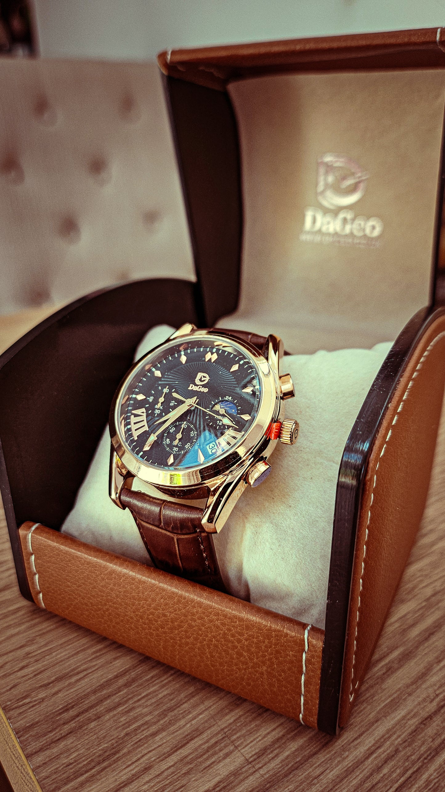 DaGeo Concept Premium Men’s Quartz Watch – Cowhide Leather Strap, Luminous Hands, Waterproof 40mm Fashion Watch